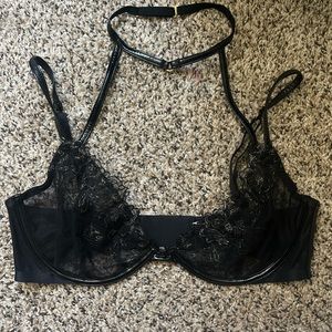 Unlined Rose Embroidery Low-Cut Demi Bra w/ Choker